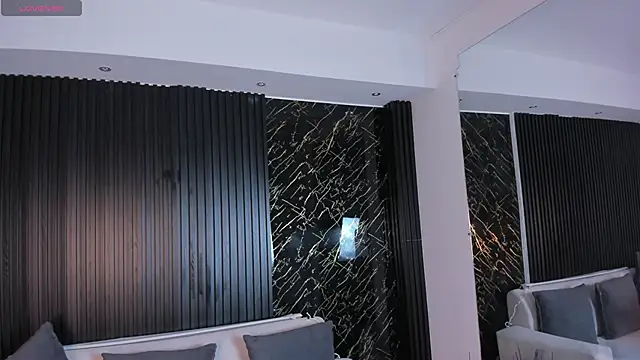 saracorraless online show from September 24, 2025, 10:51 am