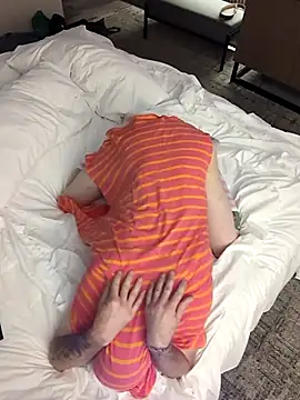 nickybaby online show from October 24, 2025, 5:04 am