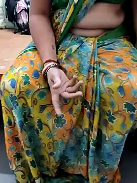 Januhot18 online show from December 17, 2024, 4:01 am