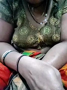Januhot18 online show from January 5, 2025, 4:04 am