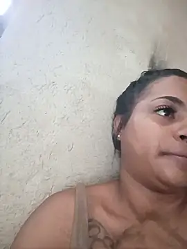 Giselabrunette25 online show from May 18, 2026, 3:29 pm