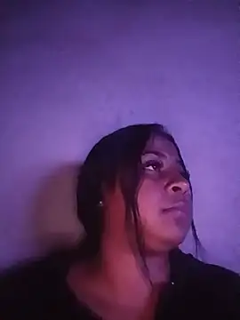 Giselabrunette25 online show from May 19, 2026, 1:56 am