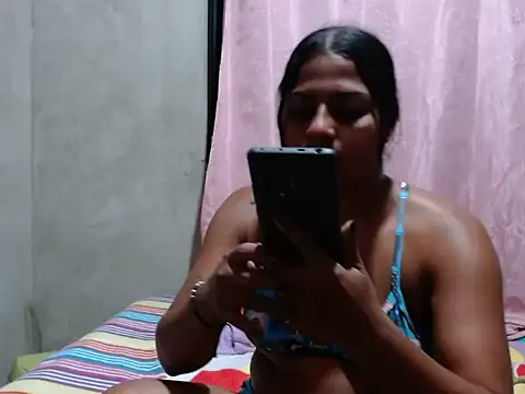 Giselabrunette25 online show from May 22, 2026, 4:52 am