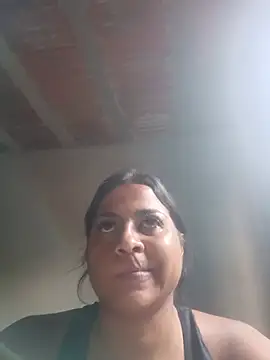 Giselabrunette25 online show from May 25, 2026, 8:37 pm