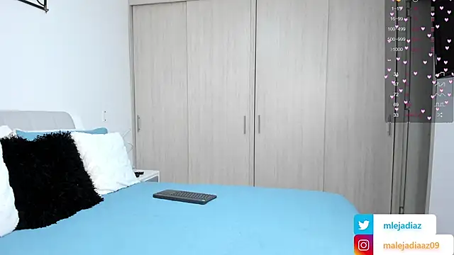 Snapshot of MalejaDiaz_ chatting on February 18, 2025, 12:37 am MalejaDiaz online show from February 18, 2025, 12:37 am