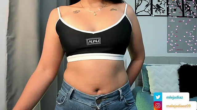 Snapshot of MalejaDiaz_ chatting on February 25, 2025, 8:30 pm MalejaDiaz online show from February 25, 2025, 8:30 pm