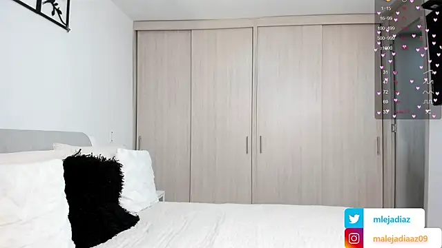 Snapshot of MalejaDiaz_ chatting on March 20, 2025, 9:56 pm MalejaDiaz online show from March 20, 2025, 9:56 pm