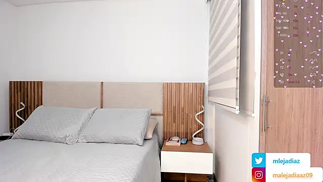 Snapshot of MalejaDiaz_ chatting on October 10, 2025, 4:06 pm MalejaDiaz online show from October 10, 2025, 4:06 pm