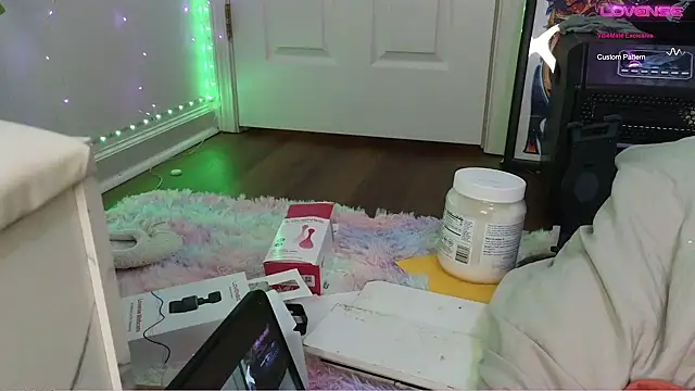 Snapshot of yummyrina chatting on December 29, 2024, 6:56 am yummyrina online show from December 29, 2024, 6:56 am