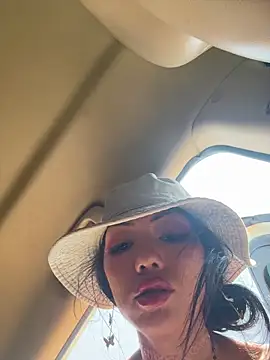 yummyrina online show from April 29, 2026, 5:30 pm