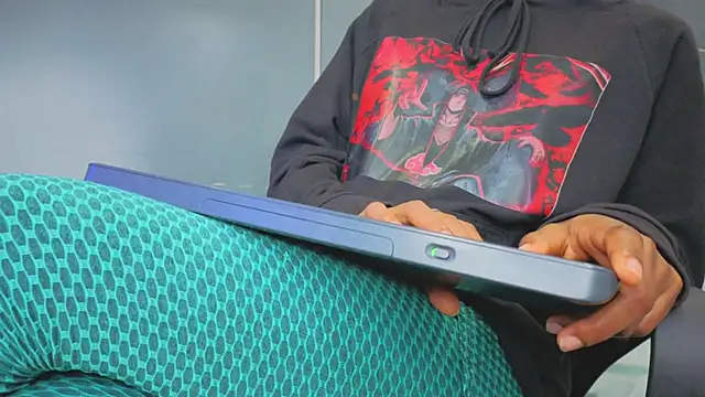 Snapshot of Hilary-banks chatting on September 28, 2025, 6:19 am Hilary-banks online show from September 28, 2025, 6:19 am