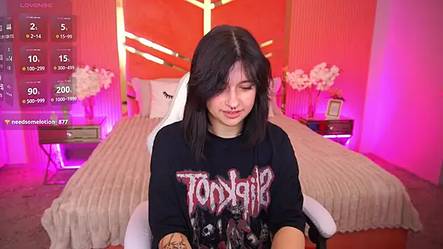 Miki Kivi online show from September 22, 2025, 10:12 pm