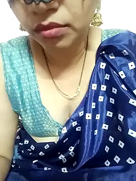 Snapshot of Hotanita99 chatting on November 5, 2025, 5:51 am Hotanita99 online show from November 5, 2025, 5:51 am