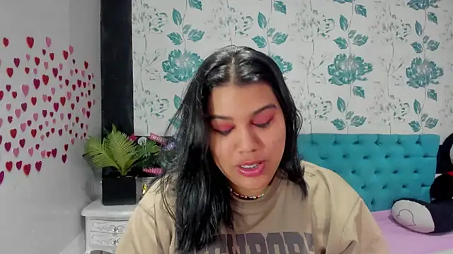 Snapshot of LindaBreeS chatting on February 6, 2025, 5:09 pm LindaBreeS online show from February 6, 2025, 5:09 pm