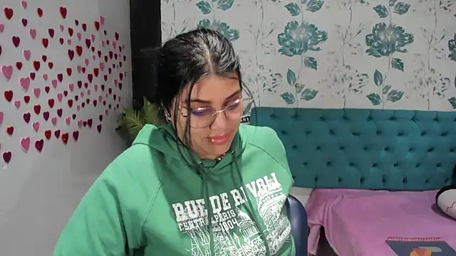 Snapshot of LindaBreeS chatting on February 11, 2025, 6:22 pm LindaBreeS online show from February 11, 2025, 6:22 pm