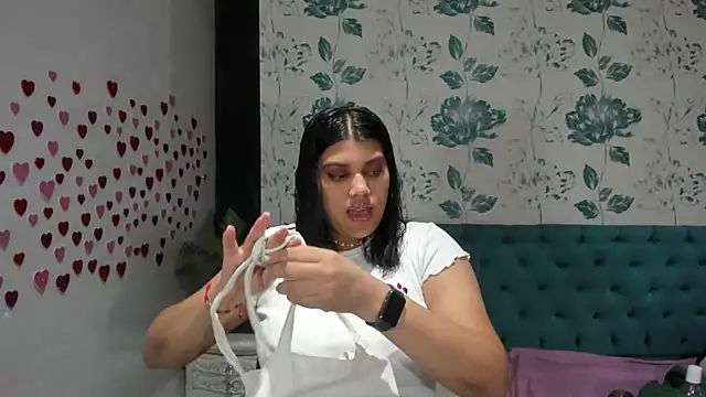 Snapshot of LindaBreeS chatting on February 11, 2025, 9:25 pm LindaBreeS online show from February 11, 2025, 9:25 pm