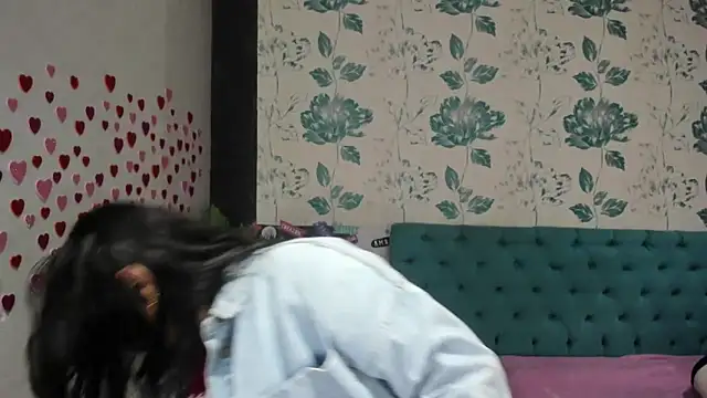 Snapshot of LindaBreeS chatting on February 13, 2025, 4:50 pm LindaBreeS online show from February 13, 2025, 4:50 pm