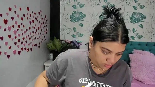 Snapshot of LindaBreeS chatting on February 15, 2025, 7:50 pm LindaBreeS online show from February 15, 2025, 7:50 pm