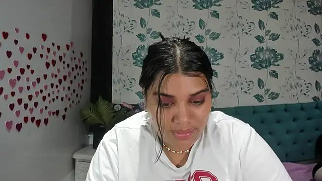 Snapshot of LindaBreeS chatting on February 16, 2025, 7:49 pm LindaBreeS online show from February 16, 2025, 7:49 pm