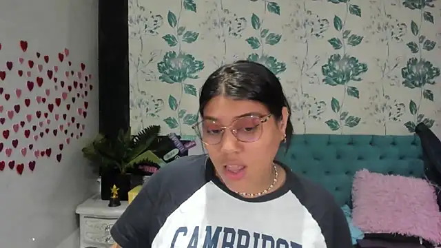 Snapshot of LindaBreeS chatting on February 27, 2025, 4:53 pm LindaBreeS online show from February 27, 2025, 4:53 pm