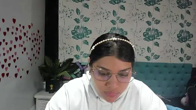 Snapshot of LindaBreeS chatting on February 28, 2025, 2:09 pm LindaBreeS online show from February 28, 2025, 2:09 pm