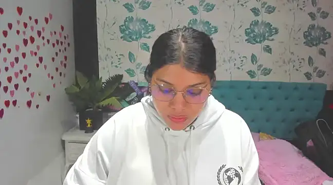 Snapshot of LindaBreeS chatting on February 28, 2025, 5:48 pm LindaBreeS online show from February 28, 2025, 5:48 pm