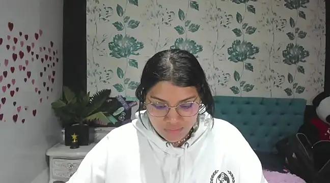 Snapshot of LindaBreeS chatting on February 28, 2025, 8:50 pm LindaBreeS online show from February 28, 2025, 8:50 pm