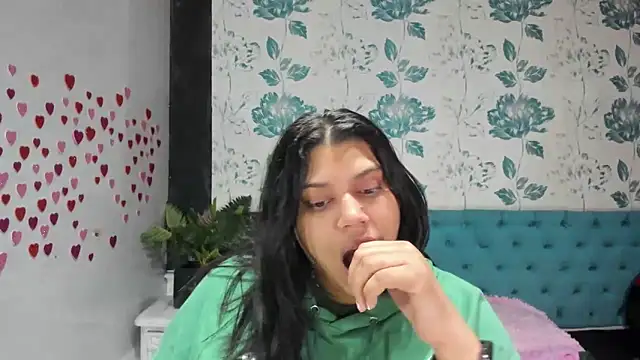 Snapshot of LindaBreeS chatting on March 11, 2025, 8:20 pm LindaBreeS online show from March 11, 2025, 8:20 pm