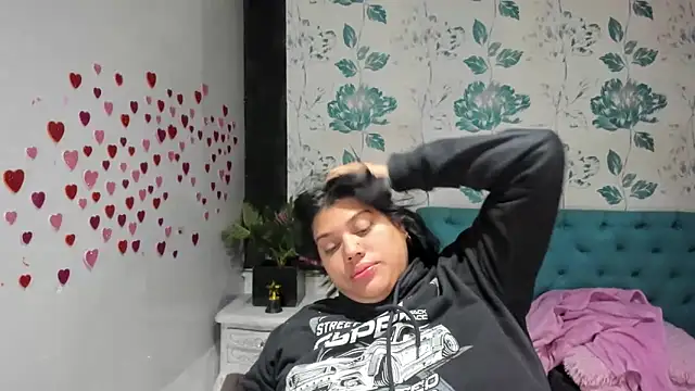 Snapshot of LindaBreeS chatting on March 12, 2025, 8:41 pm LindaBreeS online show from March 12, 2025, 8:41 pm