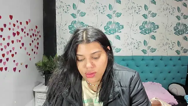 Snapshot of LindaBreeS chatting on March 13, 2025, 6:23 pm LindaBreeS online show from March 13, 2025, 6:23 pm