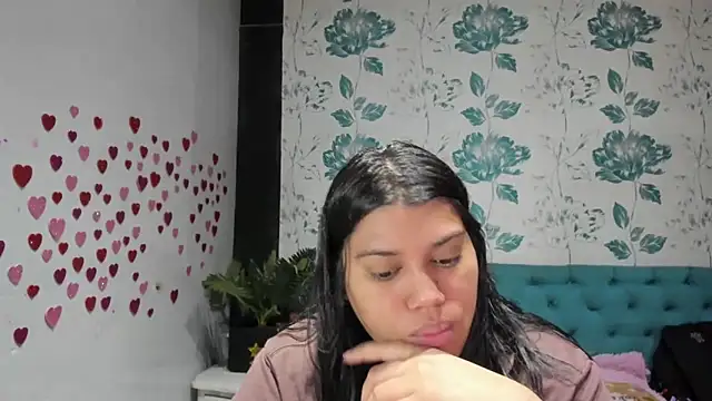 Snapshot of LindaBreeS chatting on March 22, 2025, 3:20 pm LindaBreeS online show from March 22, 2025, 3:20 pm