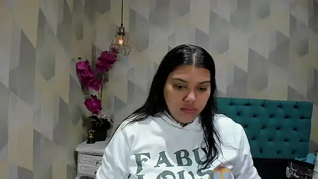 Snapshot of LindaBreeS chatting on October 2, 2025, 1:18 pm LindaBreeS online show from October 2, 2025, 1:18 pm