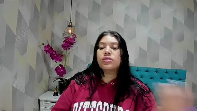 Snapshot of LindaBreeS chatting on October 12, 2025, 1:21 pm LindaBreeS online show from October 12, 2025, 1:21 pm