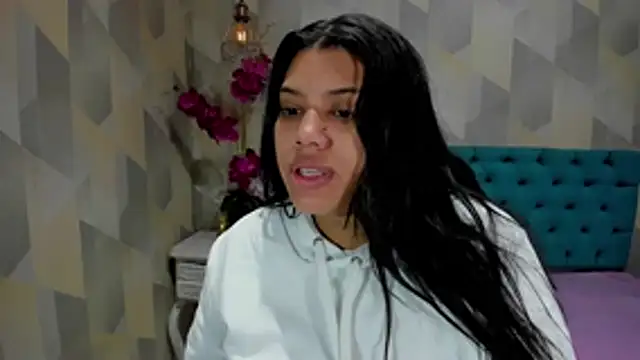 Snapshot of LindaBreeS chatting on October 27, 2025, 1:15 pm LindaBreeS online show from October 27, 2025, 1:15 pm