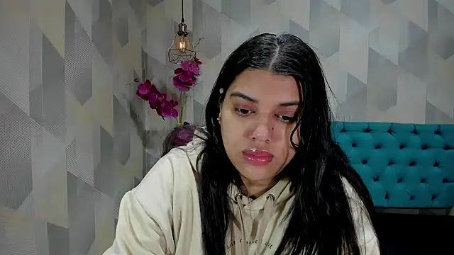 Snapshot of LindaBreeS chatting on October 28, 2025, 12:09 pm LindaBreeS online show from October 28, 2025, 12:09 pm