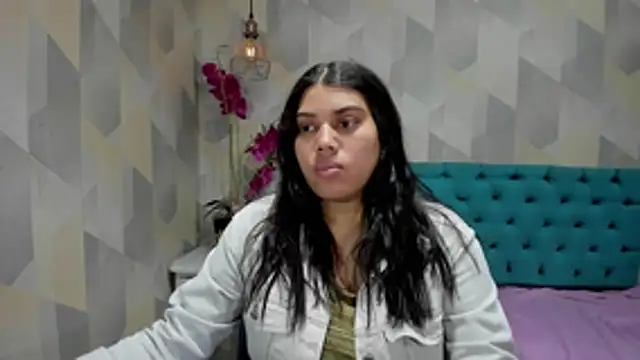 Snapshot of LindaBreeS chatting on November 8, 2025, 3:23 pm LindaBreeS online show from November 8, 2025, 3:23 pm