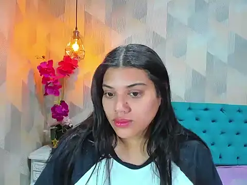 Snapshot of LindaBreeS chatting on November 14, 2025, 10:07 pm LindaBreeS online show from November 14, 2025, 10:07 pm