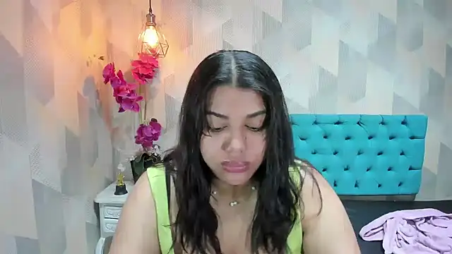 Snapshot of LindaBreeS chatting on March 1, 2026, 3:36 pm LindaBreeS online show from March 1, 2026, 3:36 pm