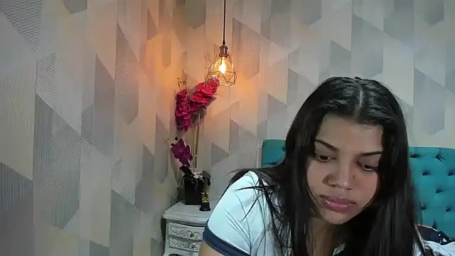 Snapshot of LindaBreeS chatting on May 25, 2026, 4:13 pm LindaBreeS online show from May 25, 2026, 4:13 pm