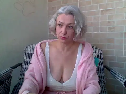 Lorie Carrie online show from March 12, 2026, 12:33 pm