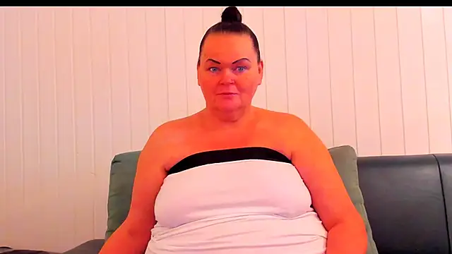 MilanaBiegert online show from January 10, 2026, 9:33 am