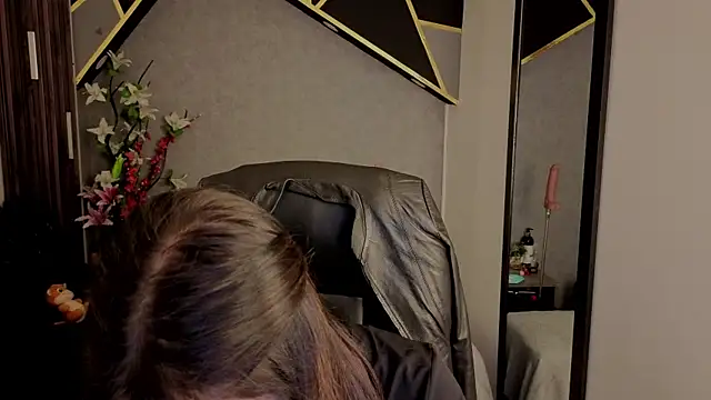 almma shy online show from October 9, 2025, 1:20 pm