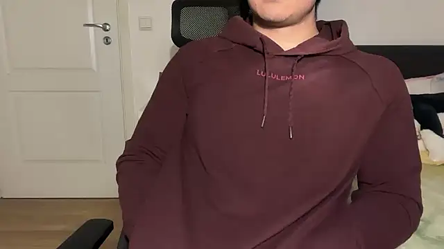 jungcock3210 online show from November 11, 2025, 5:24 pm