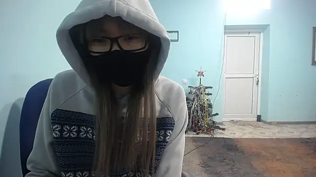 elllaaxx online show from December 18, 2024, 6:10 am