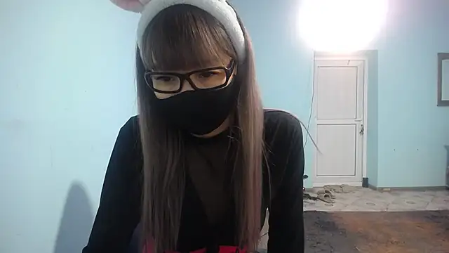 elllaaxx online show from December 28, 2024, 7:11 am