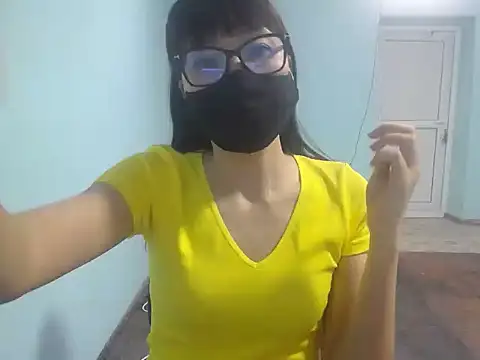 elllaaxx online show from May 7, 2026, 10:42 am