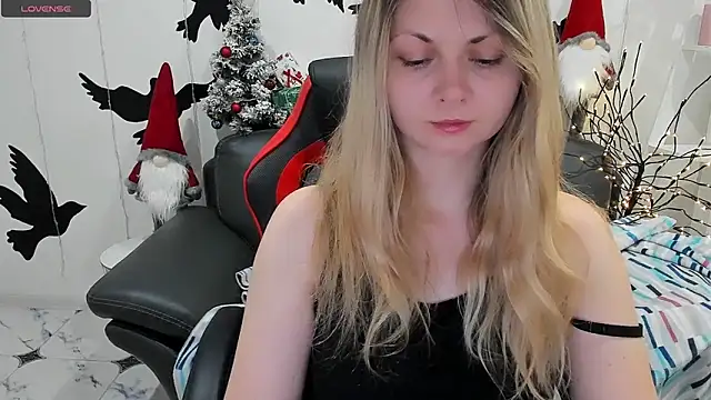 SmilingEmily  online show from December 14, 2024, 7:40 am
