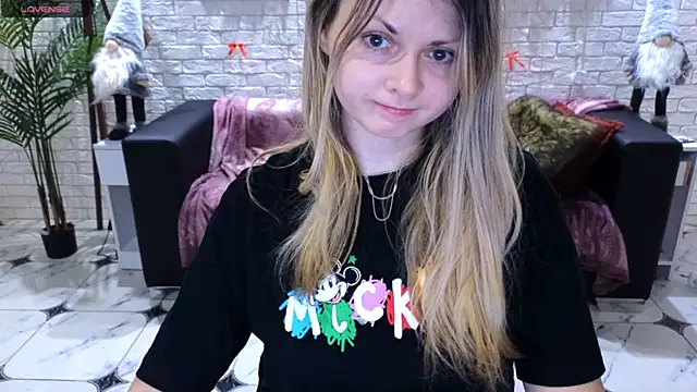 SmilingEmily  online show from December 24, 2024, 7:28 am