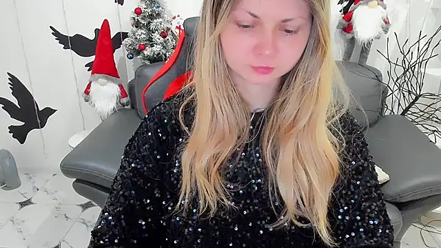 SmilingEmily  online show from December 30, 2024, 7:26 am