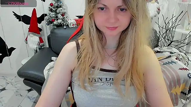 SmilingEmily  online show from January 6, 2025, 7:42 am